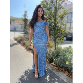 Mia azul claro